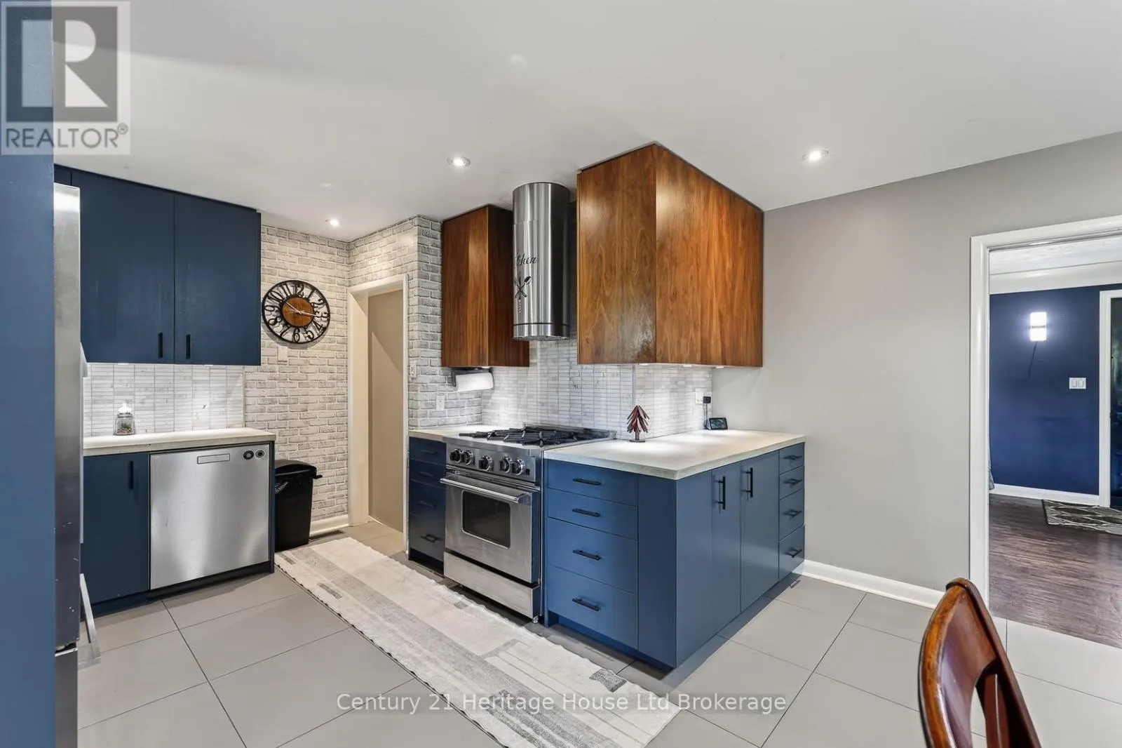 105 CONCESSION STREET W