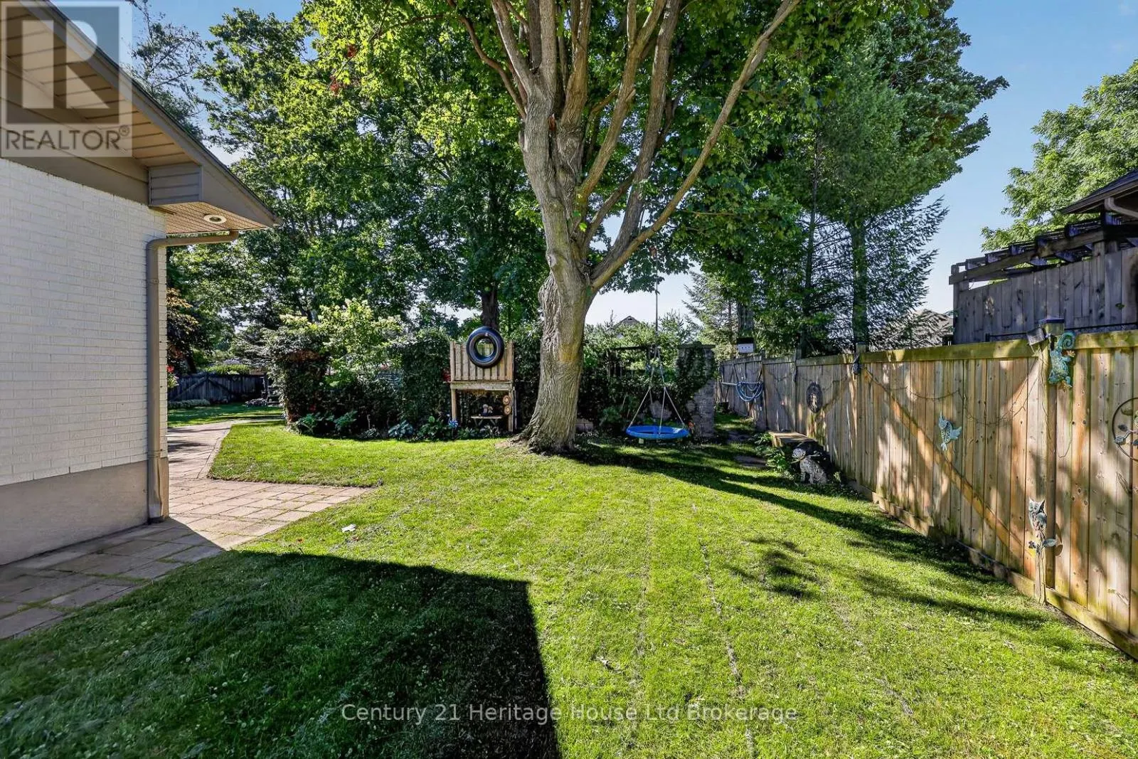 105 CONCESSION STREET W
