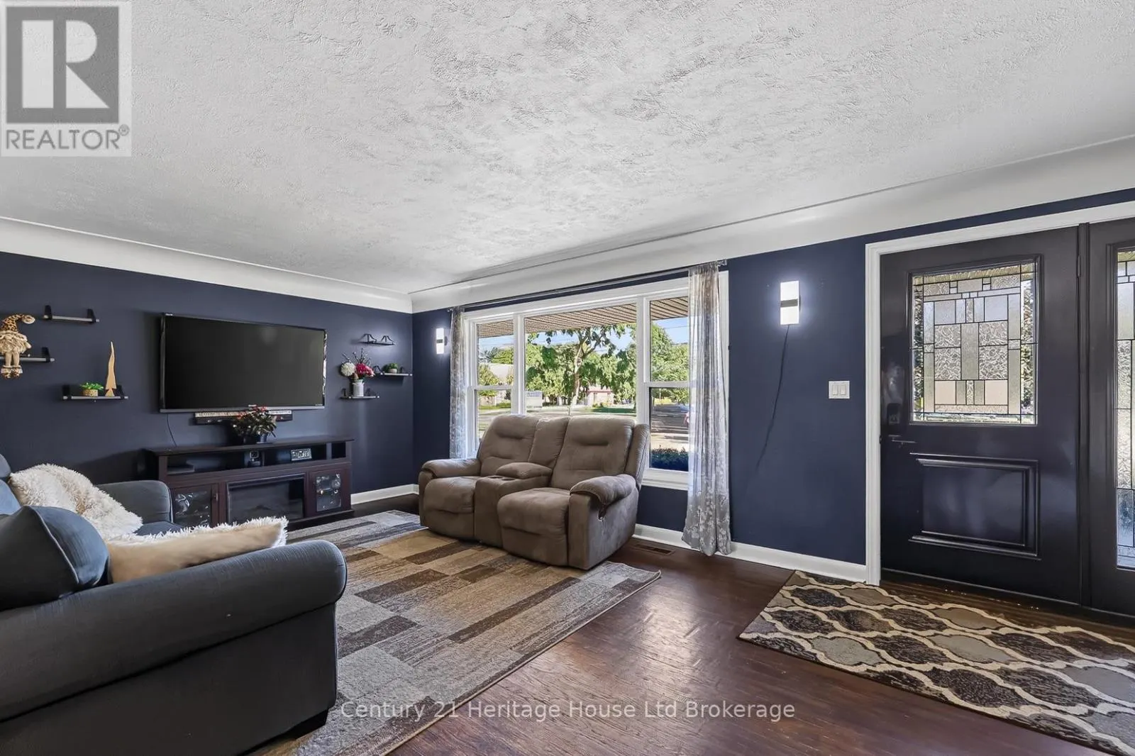 105 CONCESSION STREET W