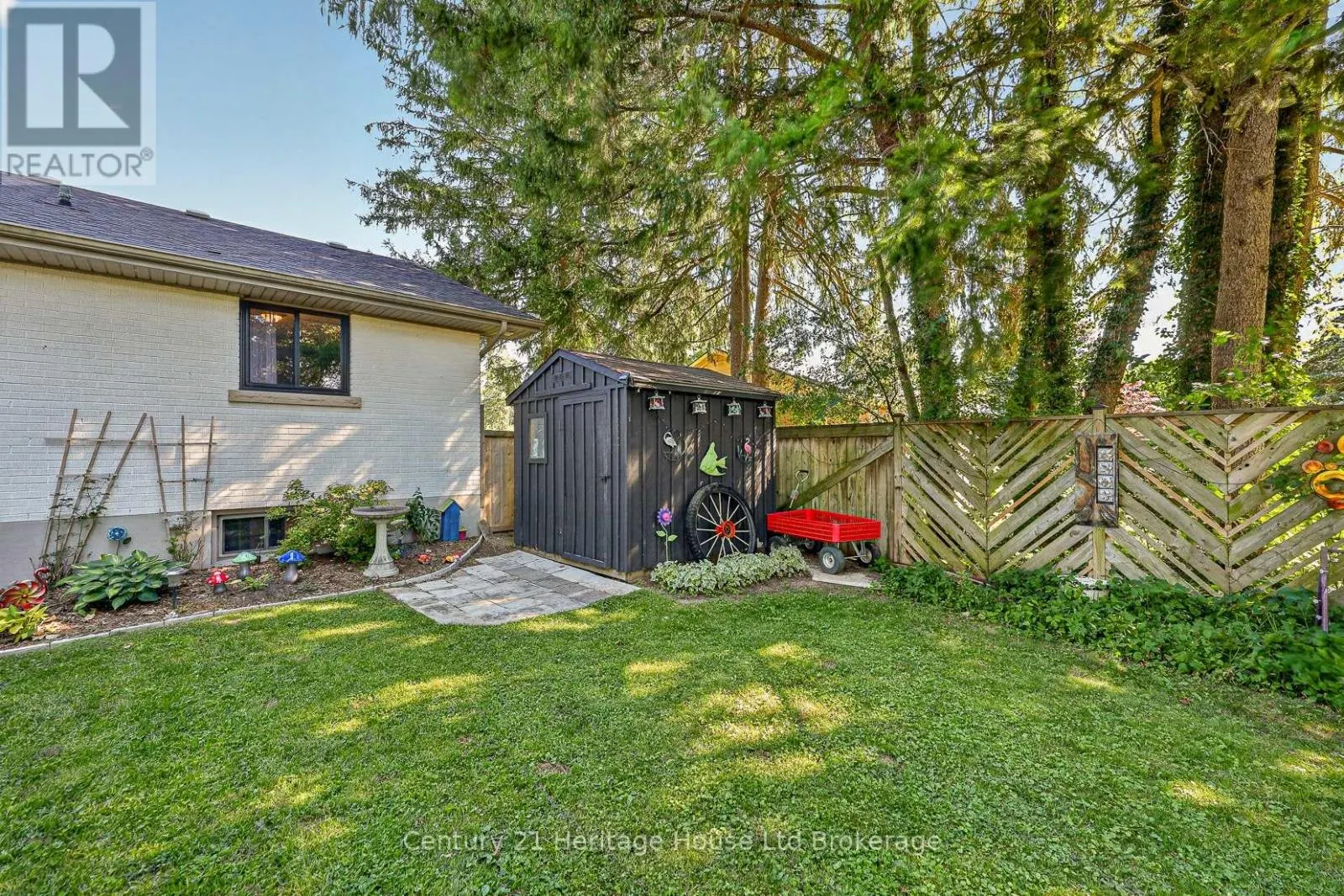 105 CONCESSION STREET W