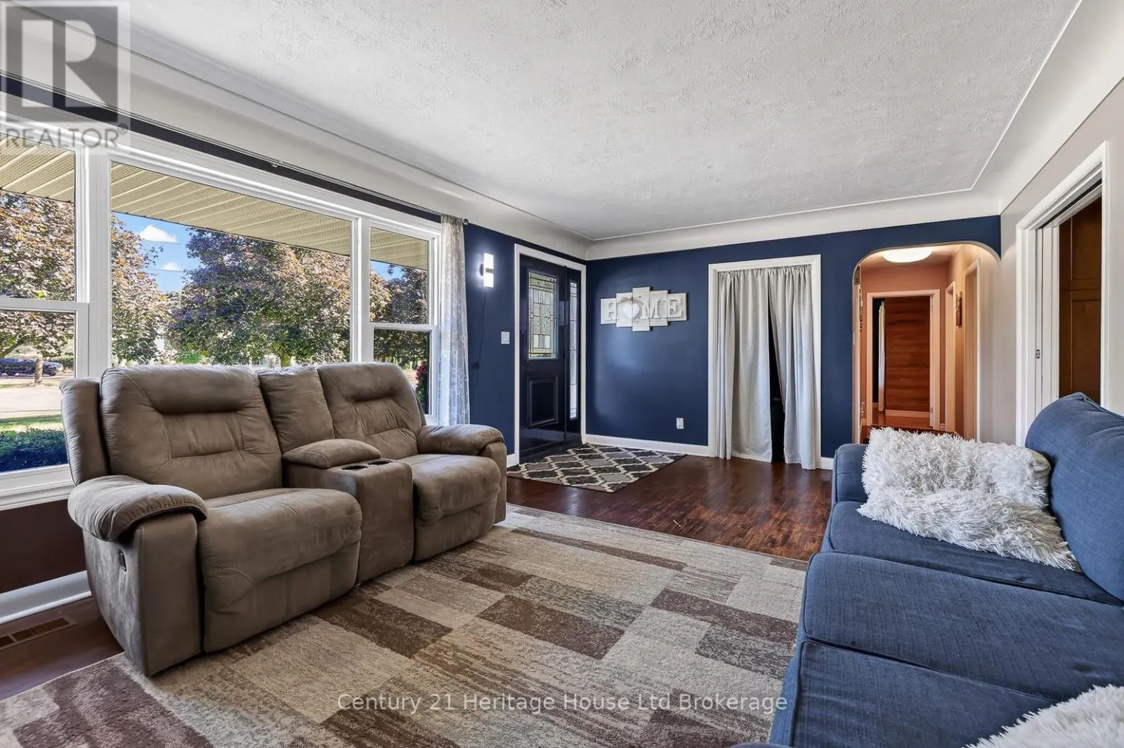 105 CONCESSION STREET W