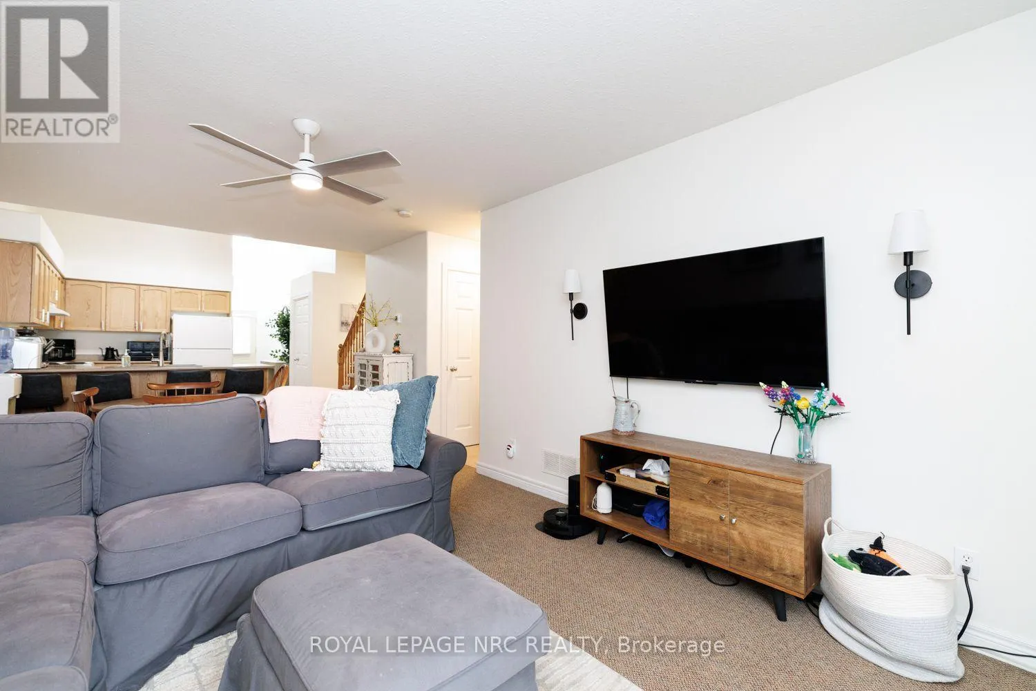 399 AUTUMN CRESCENT
