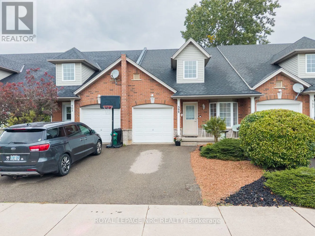 399 AUTUMN CRESCENT