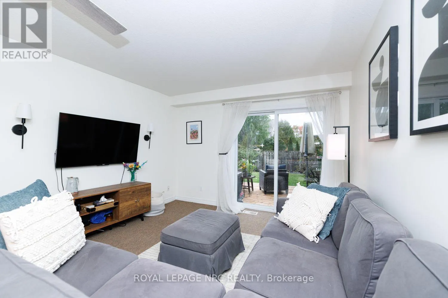 399 AUTUMN CRESCENT