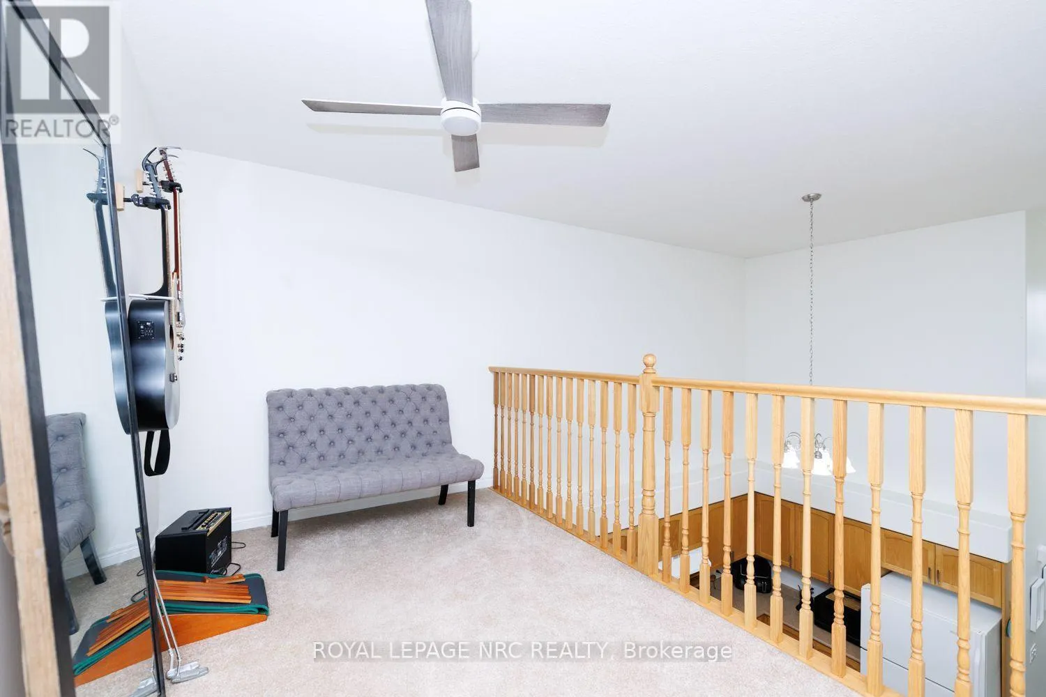 399 AUTUMN CRESCENT