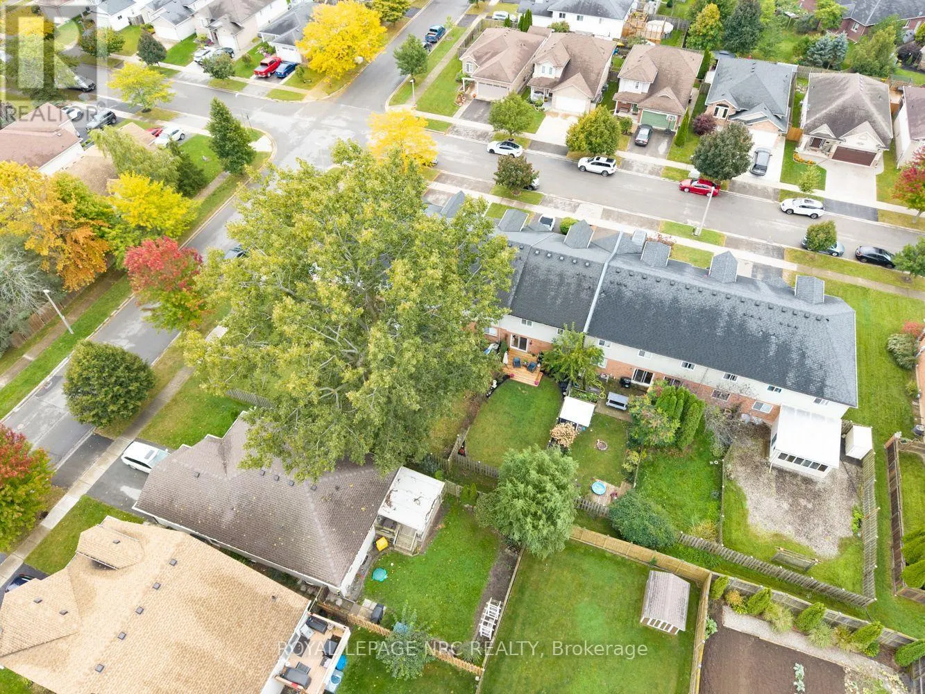 399 AUTUMN CRESCENT