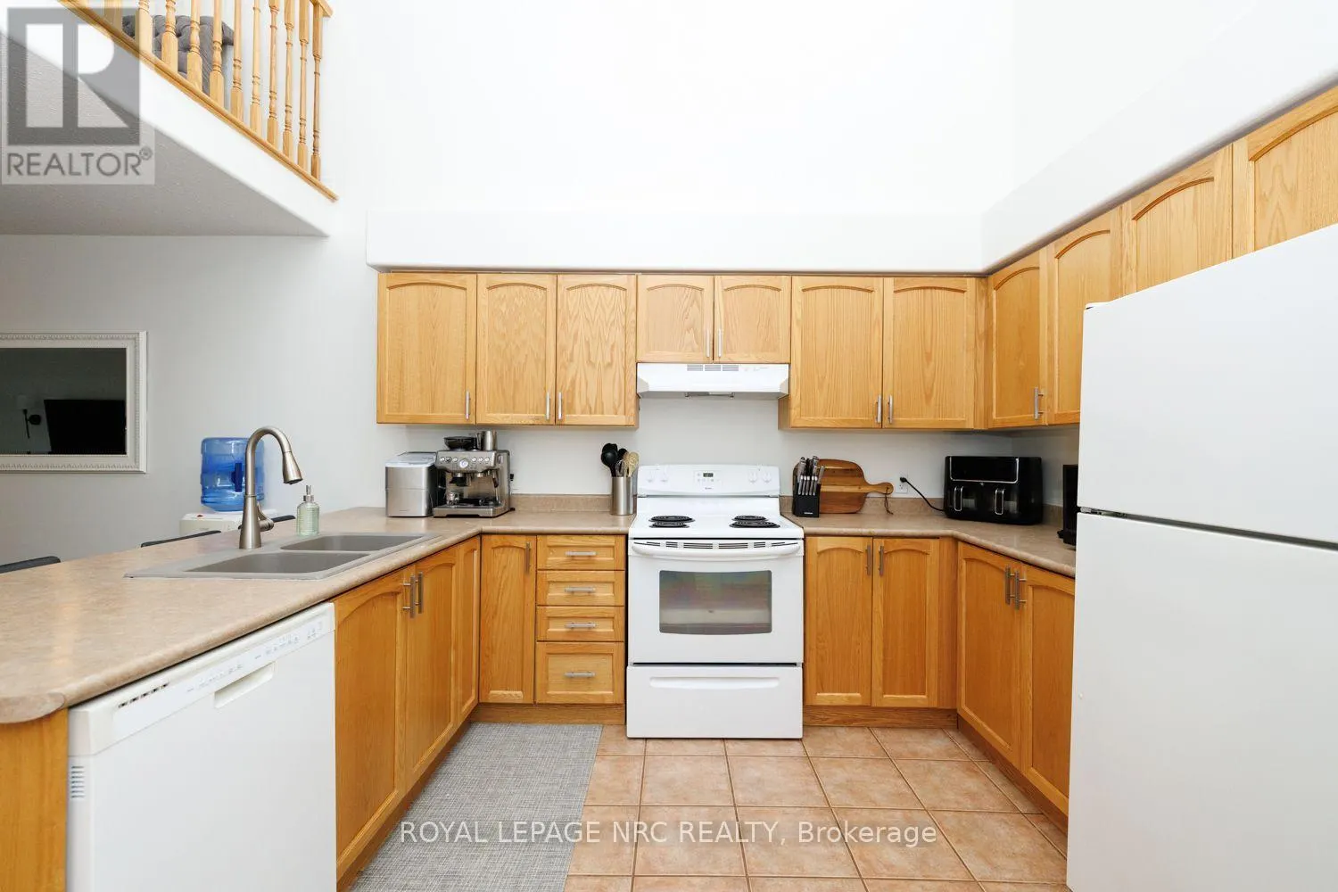 399 AUTUMN CRESCENT