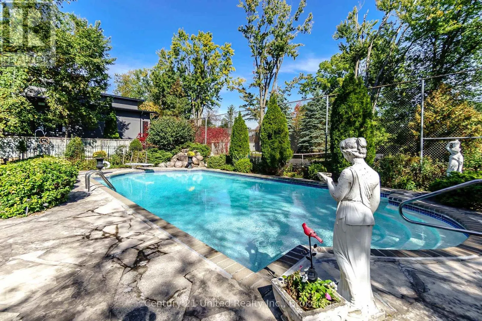136 WALLIS DRIVE