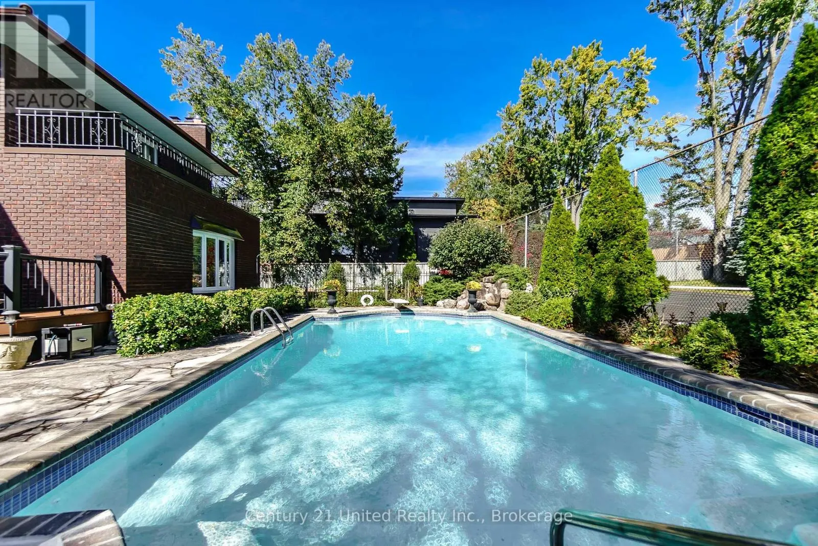 136 WALLIS DRIVE