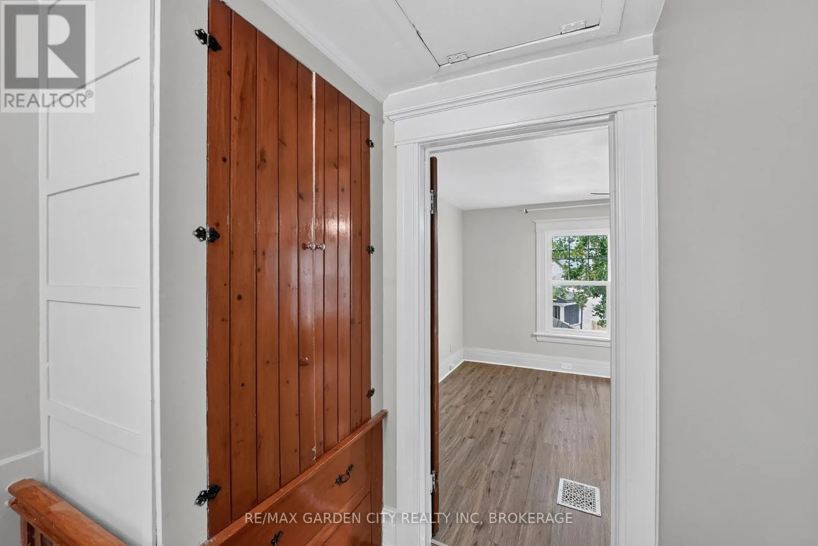 118 LOWELL AVENUE