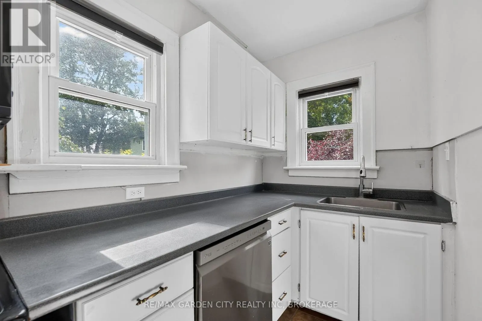 118 LOWELL AVENUE