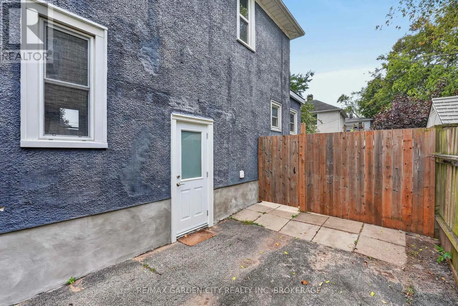 118 LOWELL AVENUE