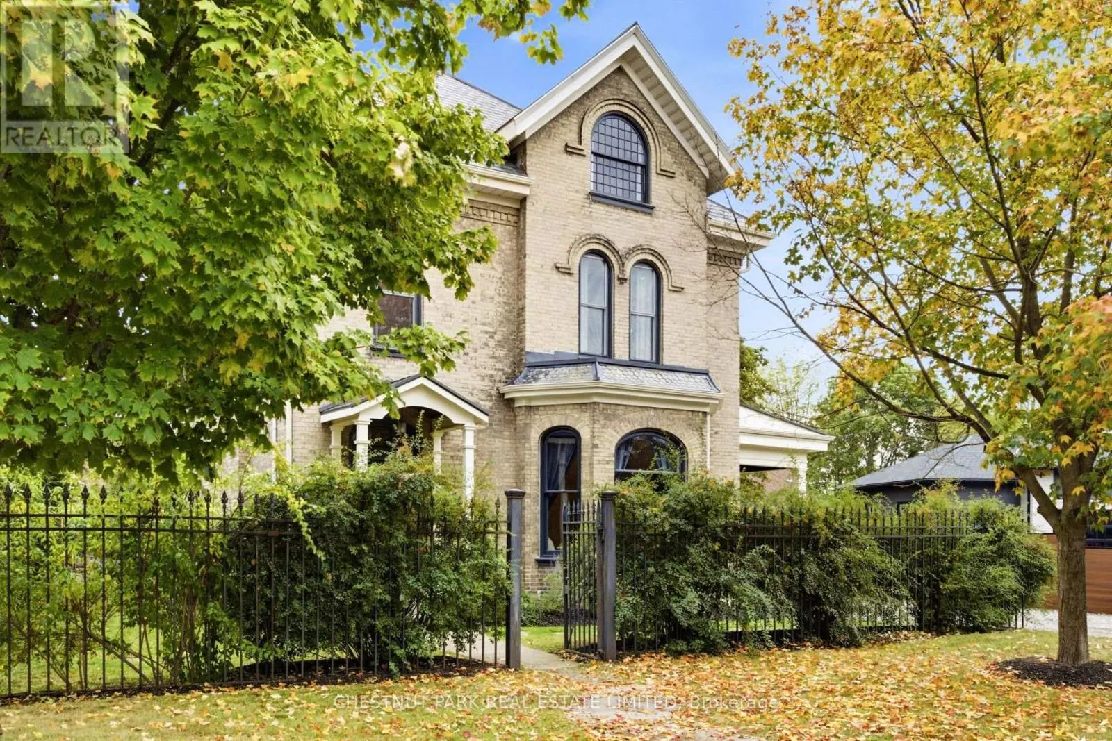 18 HAWARDEN AVENUE