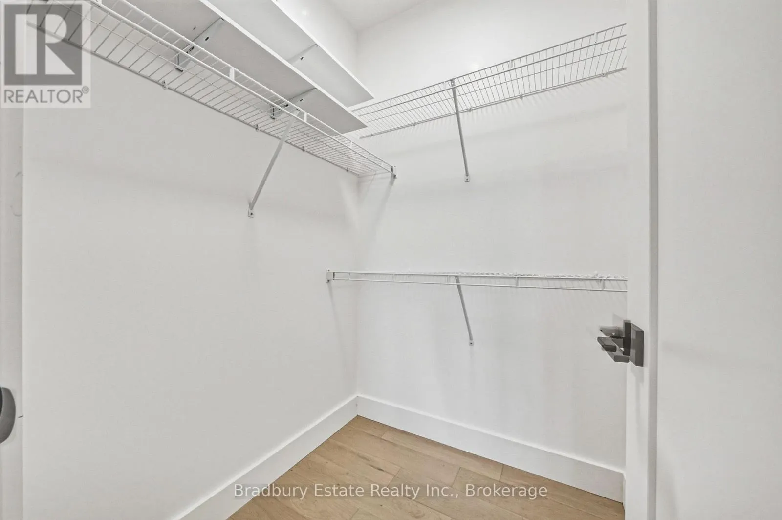 23 - 24 CRADDOCK BOULEVARD #23