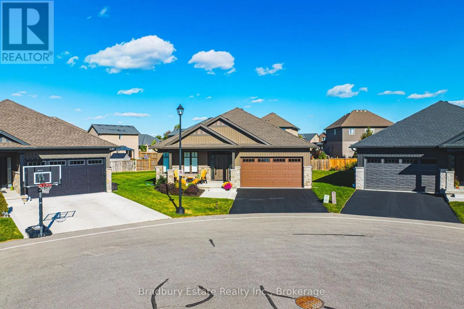 23 - 24 CRADDOCK BOULEVARD #23