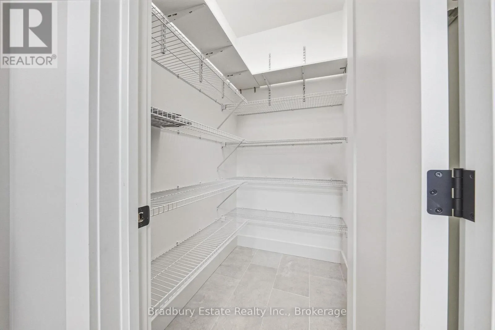 23 - 24 CRADDOCK BOULEVARD #23