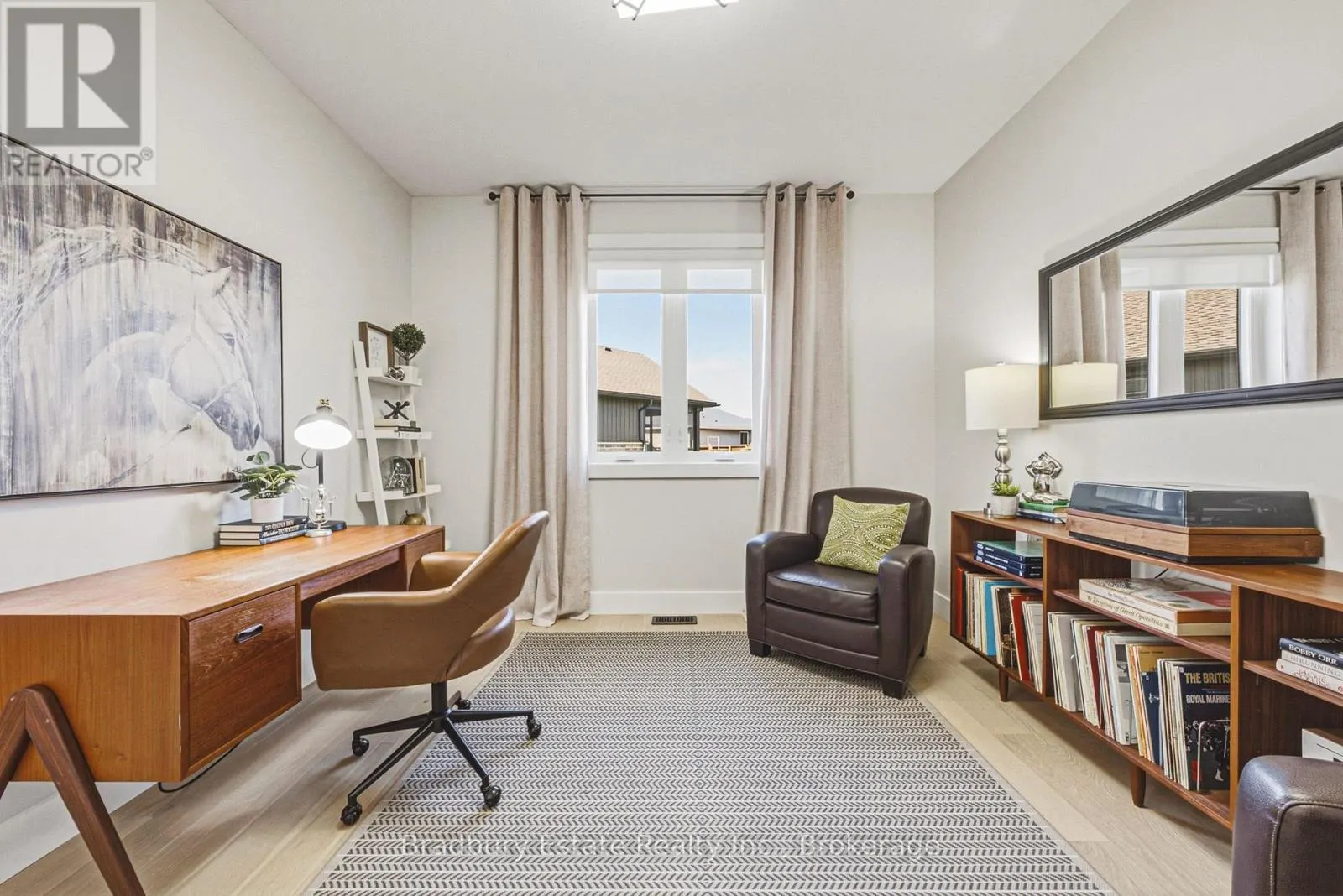 23 - 24 CRADDOCK BOULEVARD #23