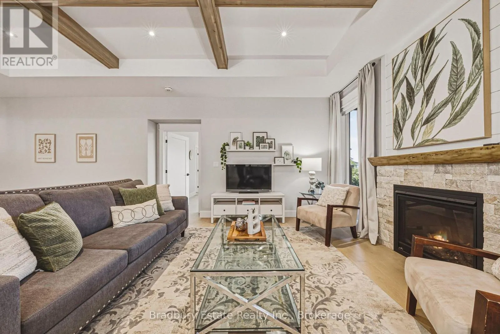 23 - 24 CRADDOCK BOULEVARD #23