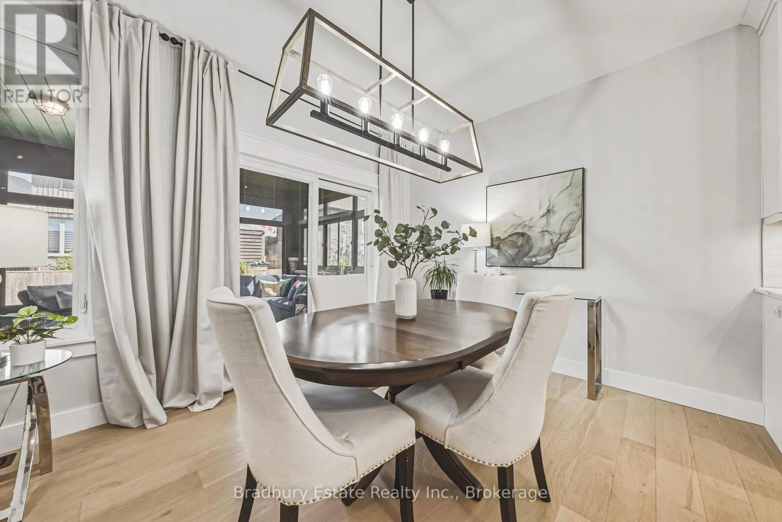 23 - 24 CRADDOCK BOULEVARD #23