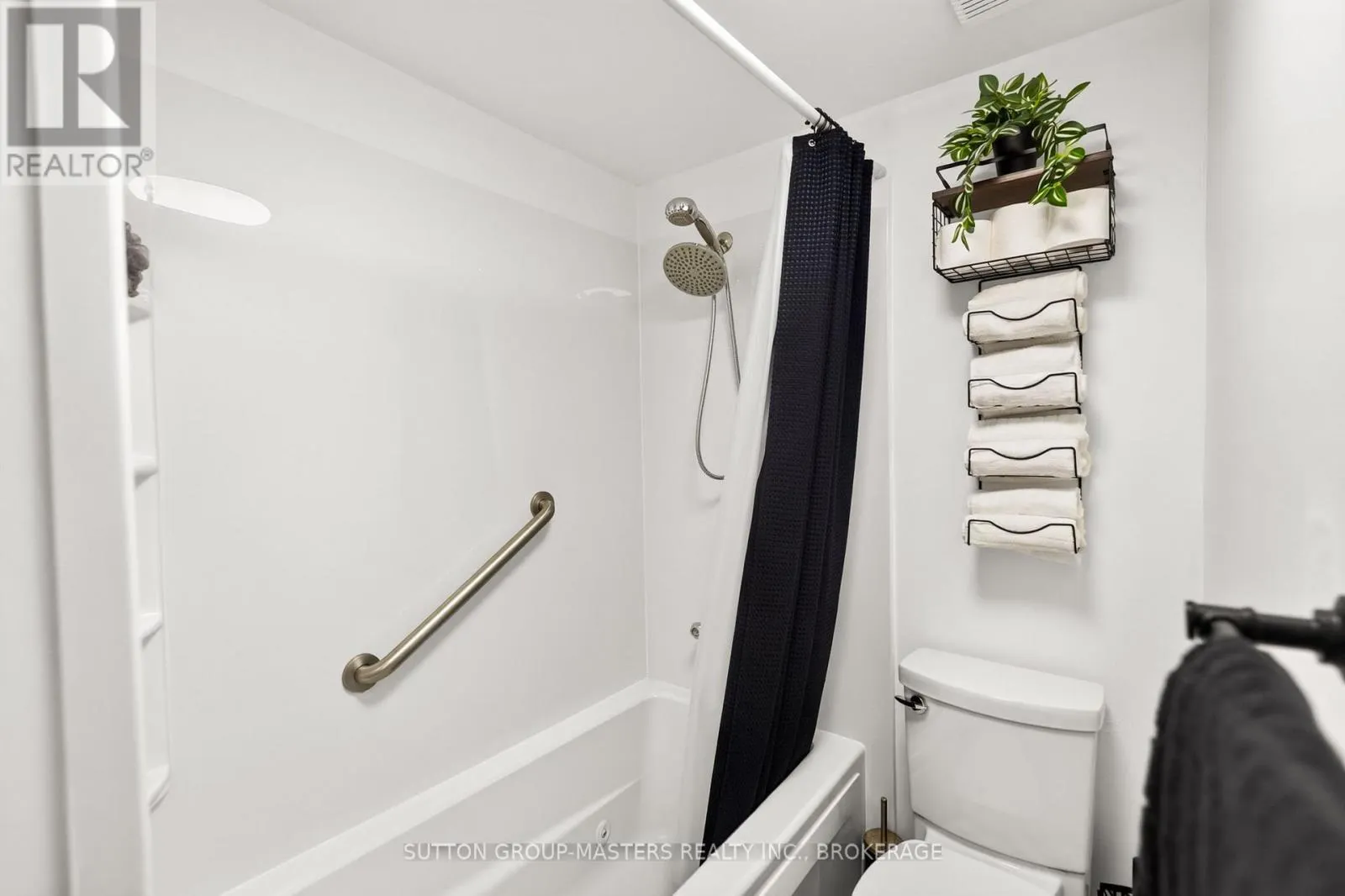 101 - 573 ARMSTRONG ROAD #101
