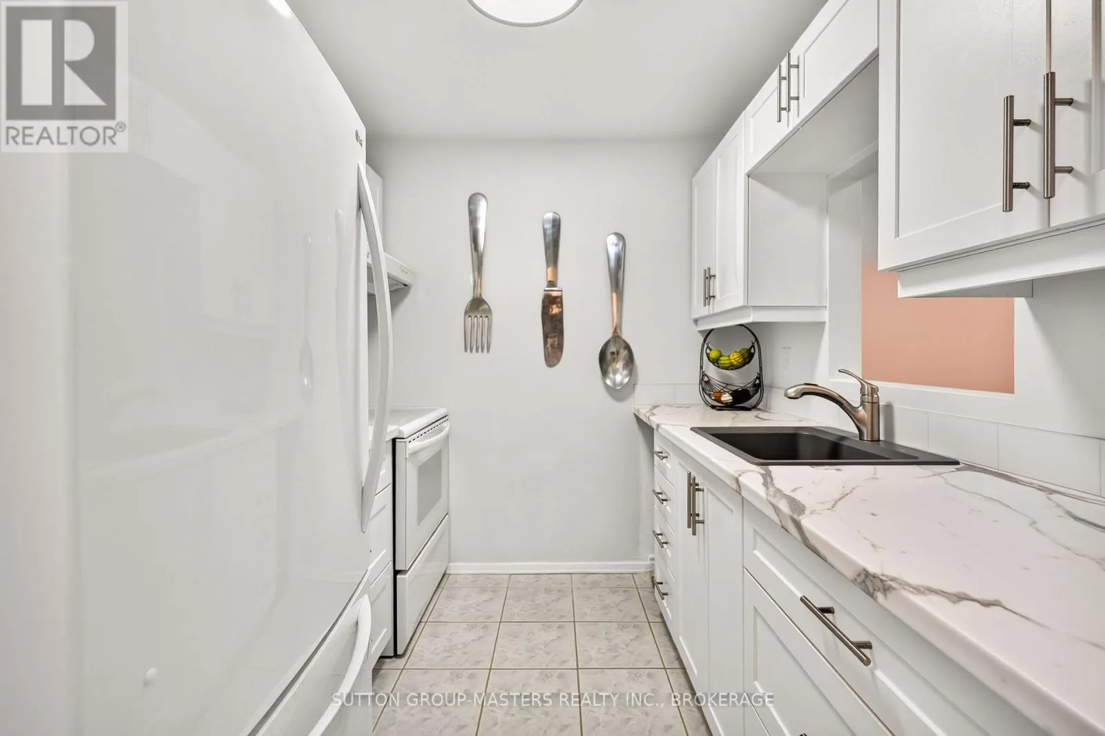 101 - 573 ARMSTRONG ROAD #101