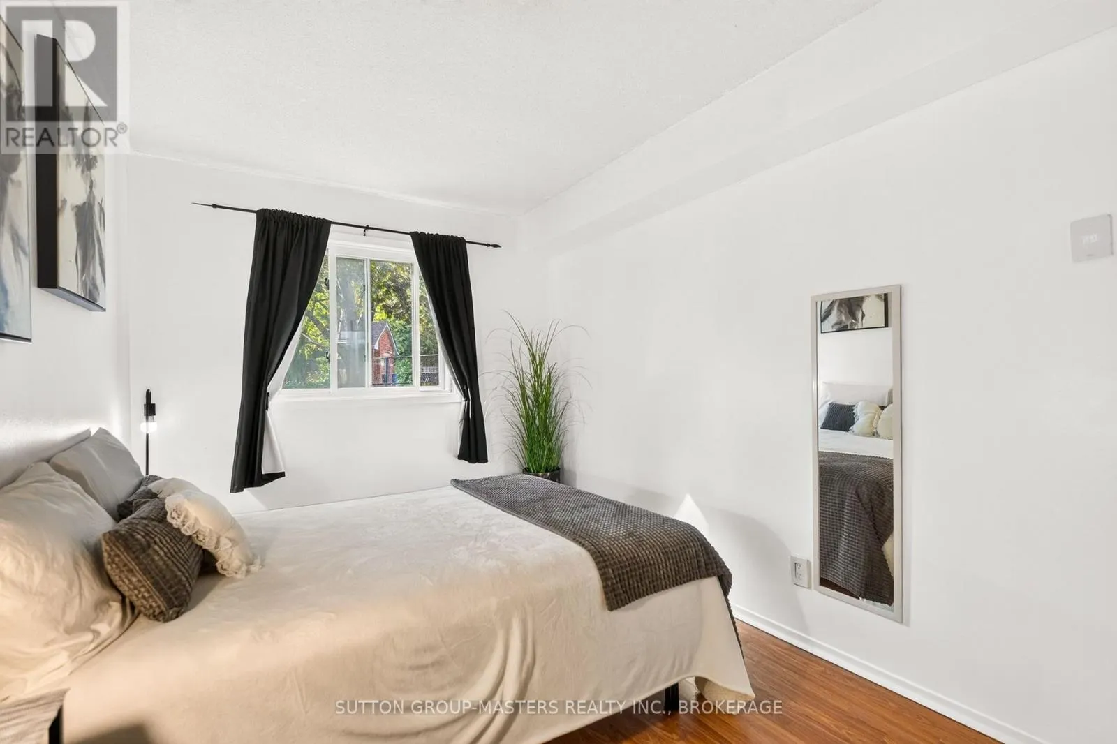 101 - 573 ARMSTRONG ROAD #101