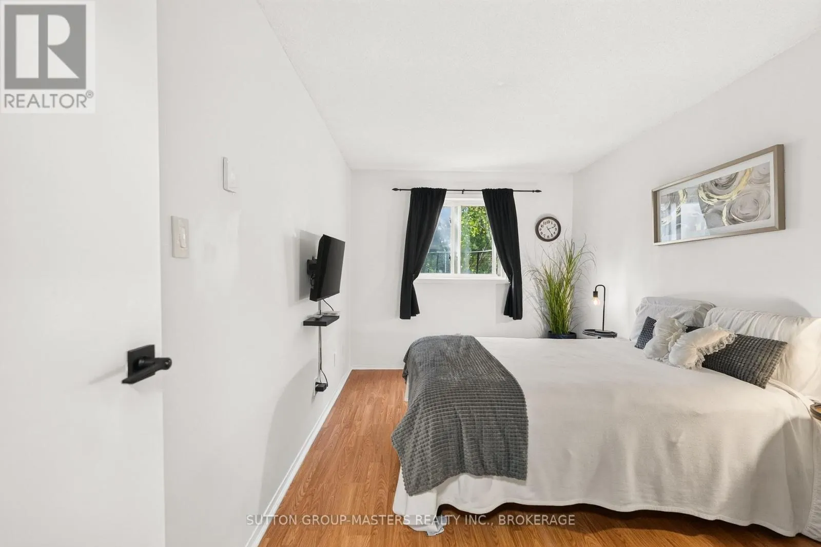 101 - 573 ARMSTRONG ROAD #101