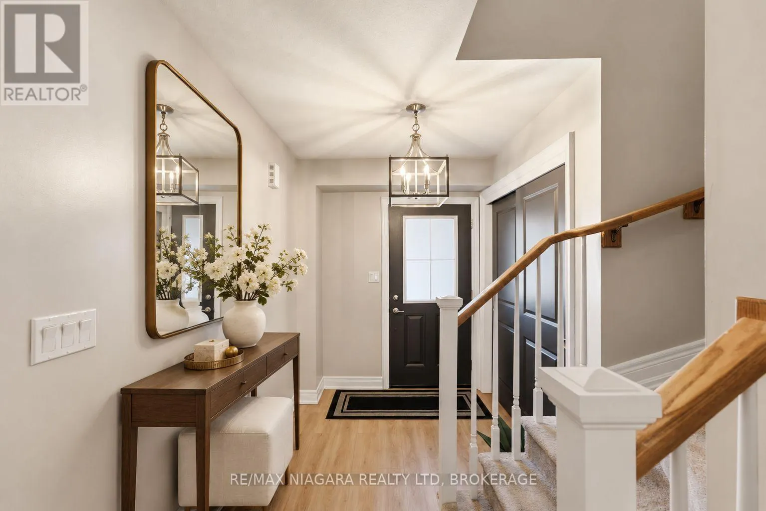 18 - 340 PROSPECT POINT ROAD N #18