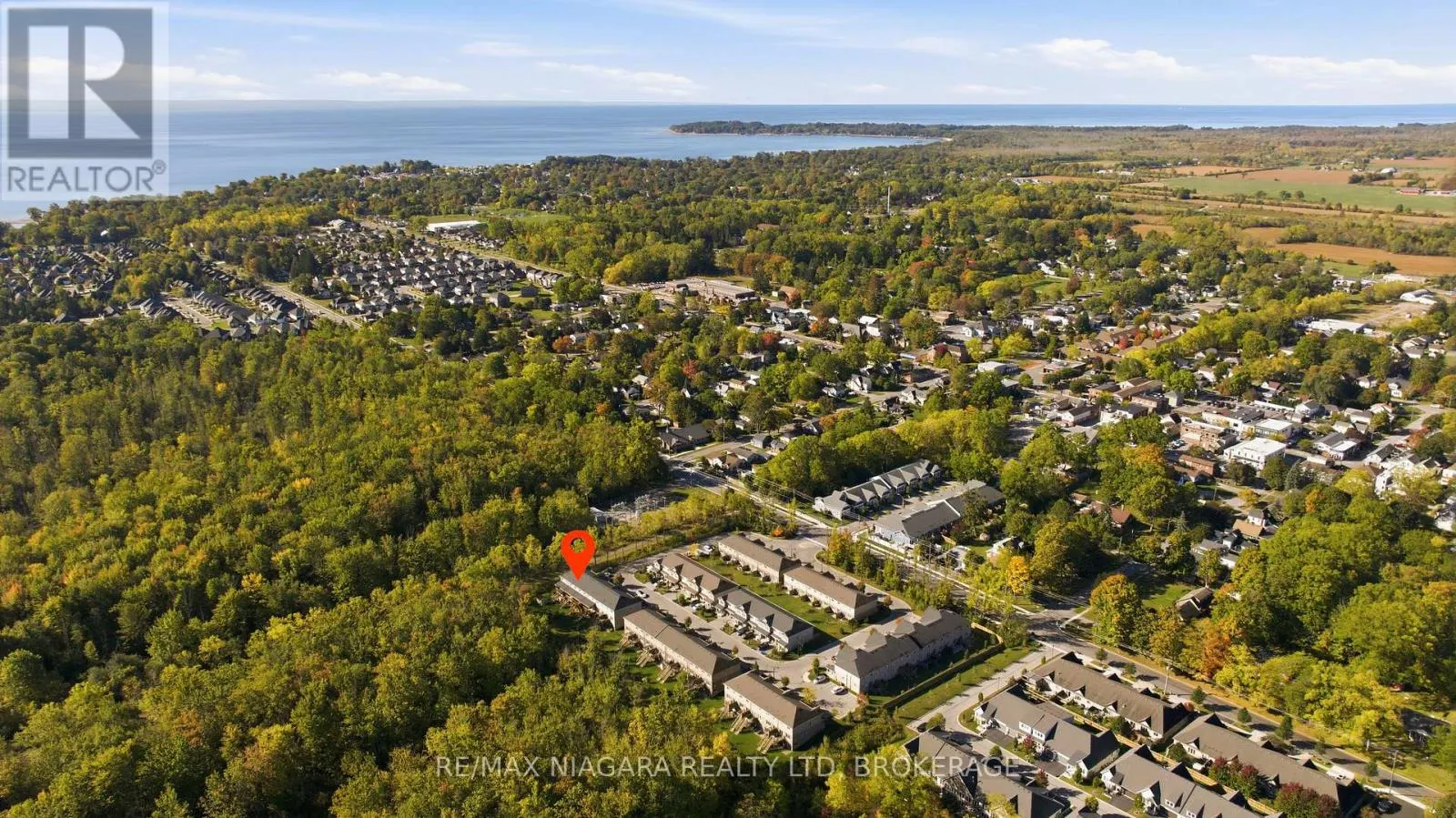 18 - 340 PROSPECT POINT ROAD N #18