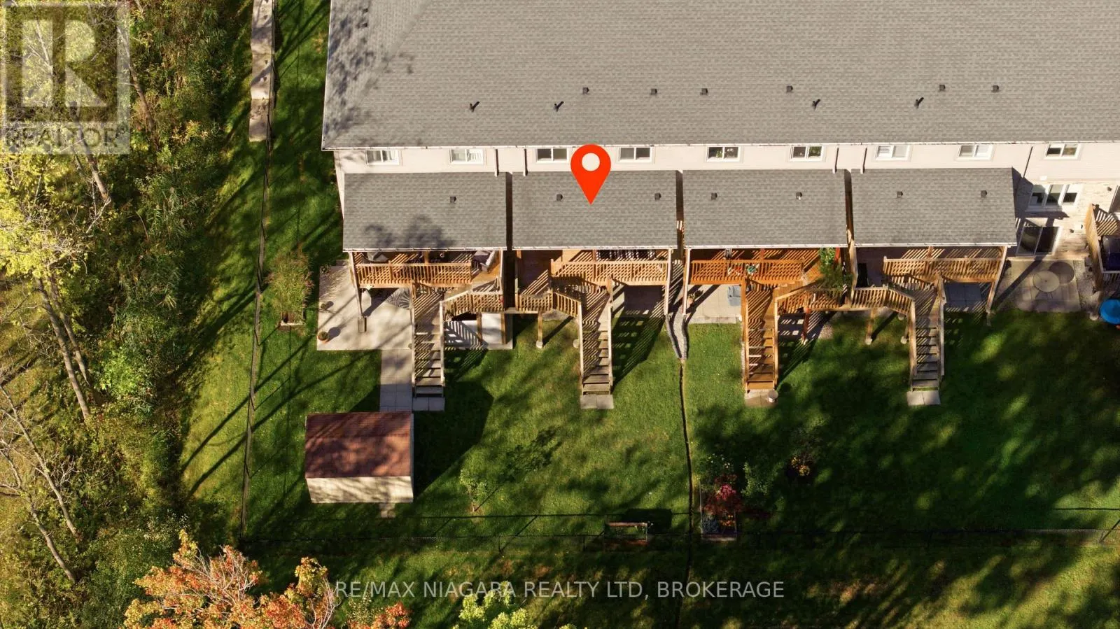 18 - 340 PROSPECT POINT ROAD N #18