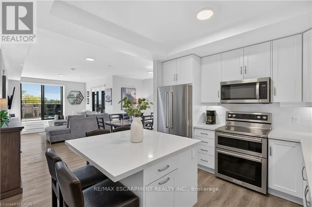 304 - 30 HAMILTON STREET S