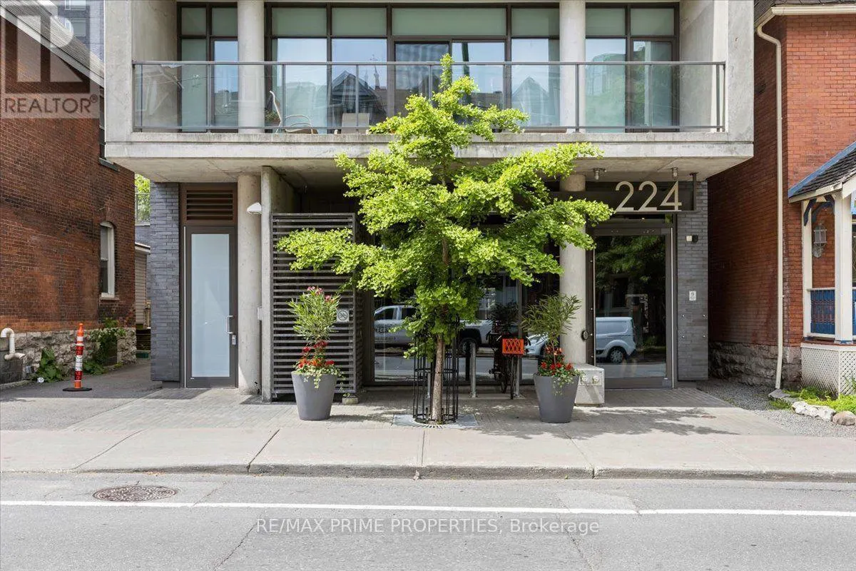 224 LYON STREET N