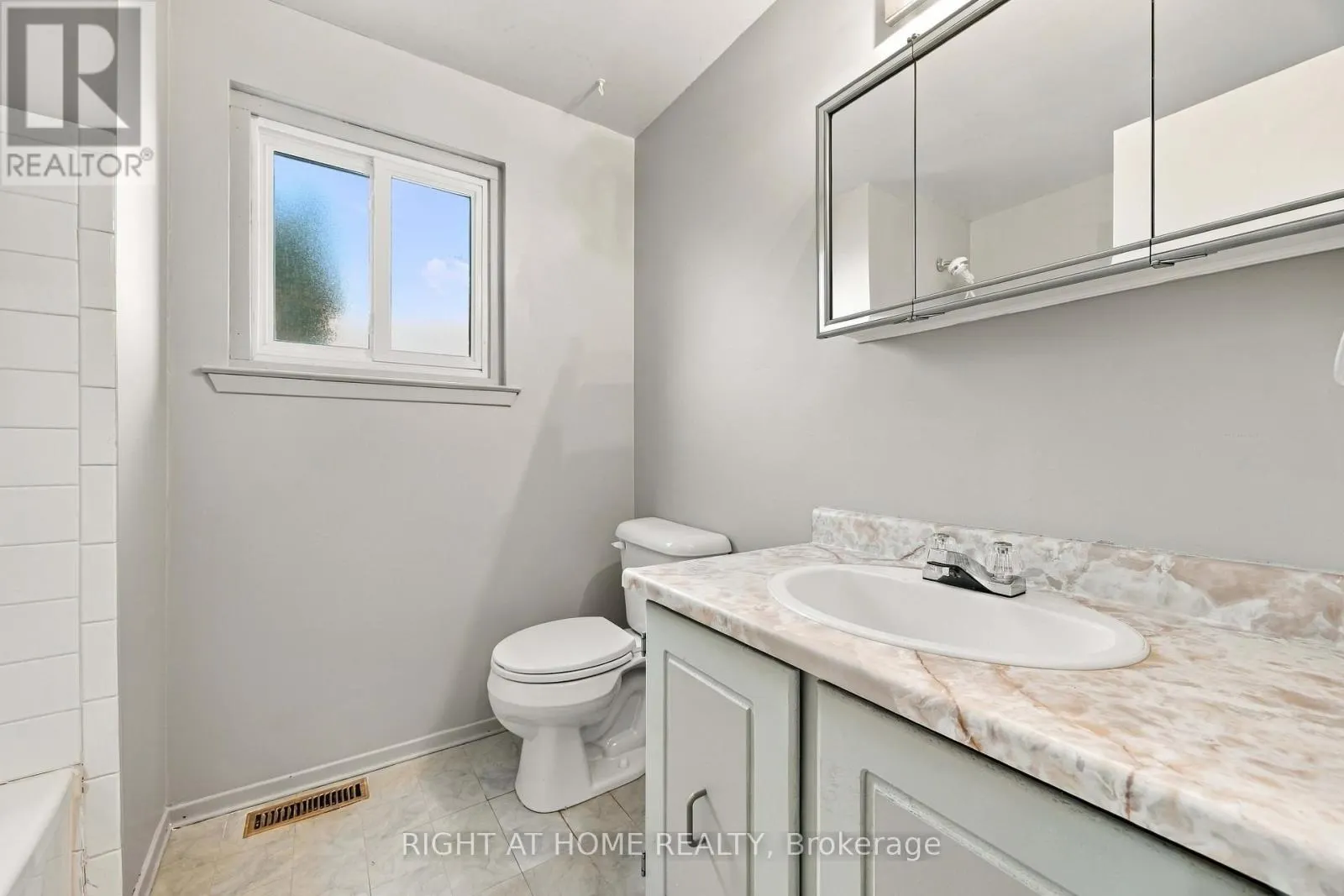 51 MAPLESTONE AVENUE