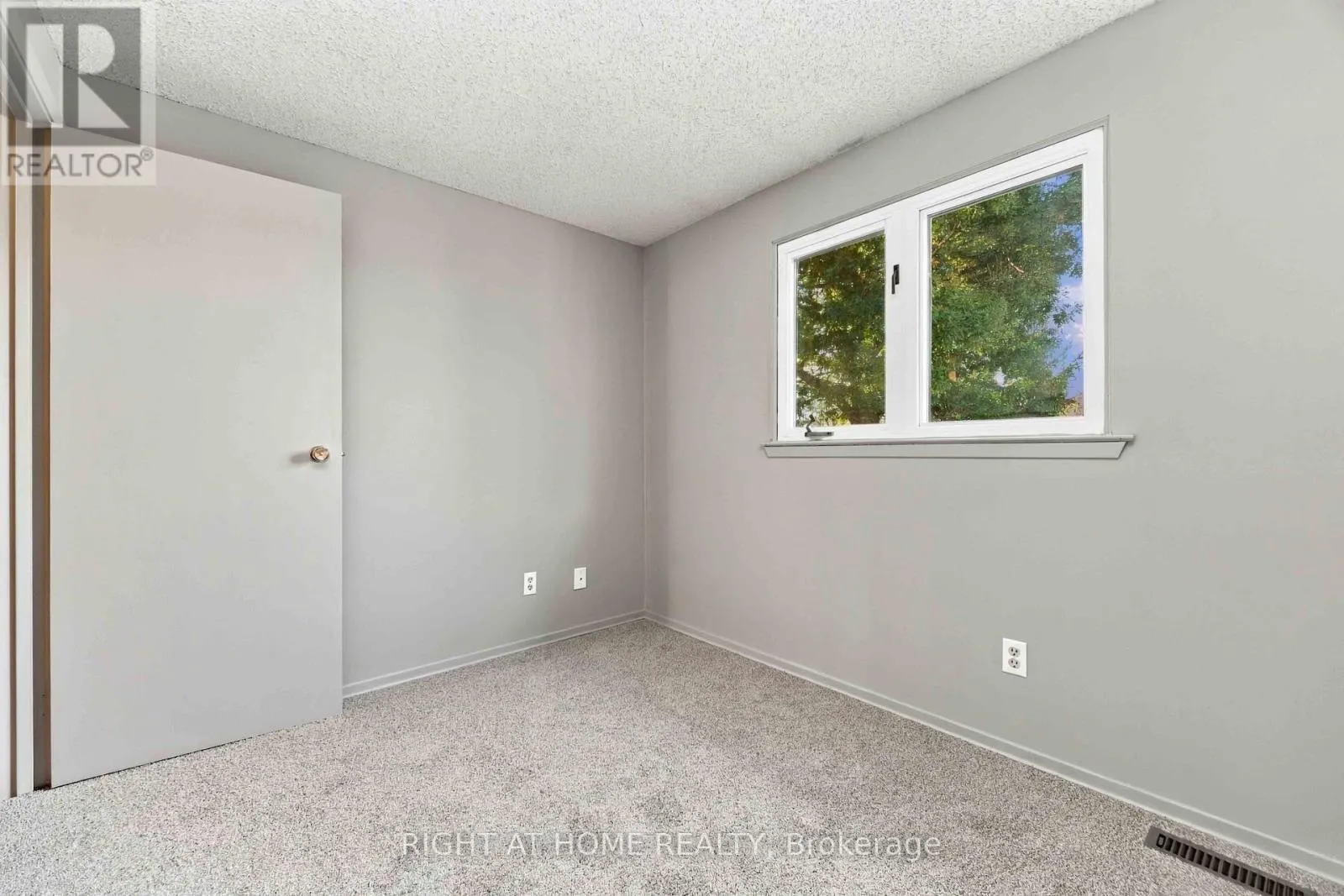 51 MAPLESTONE AVENUE