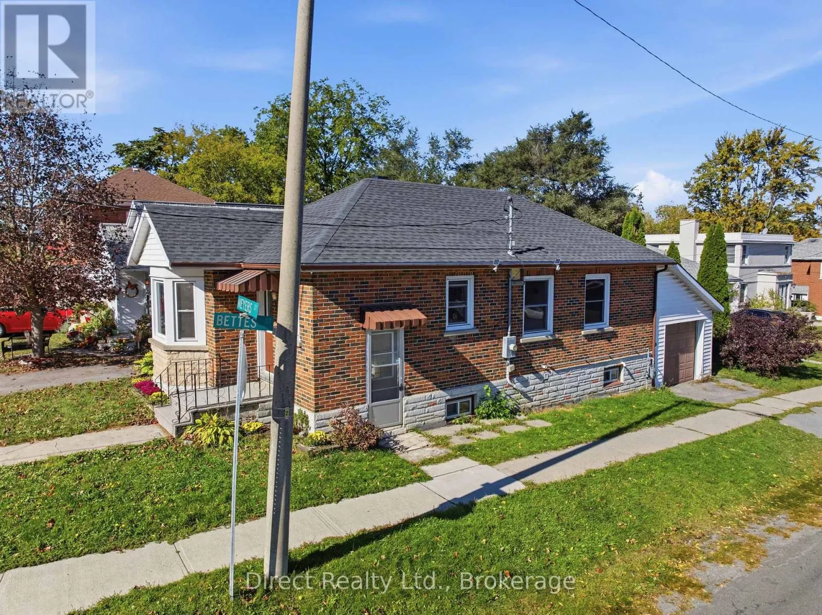 32 MEYERS STREET
