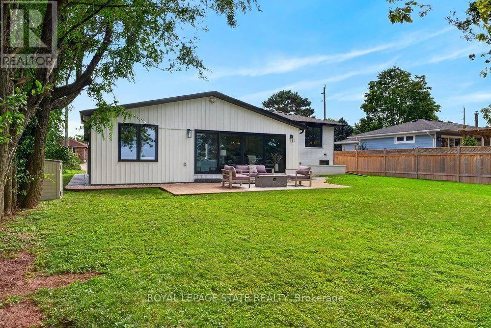 90 LAKESIDE DRIVE
