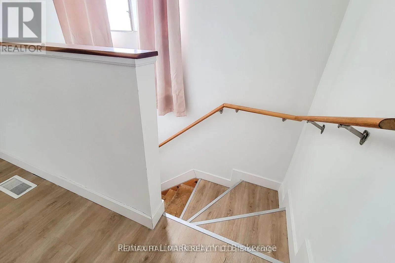 340-342 BARTON STREET E