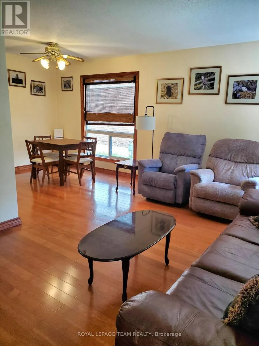 61 MCGIBBON DRIVE
