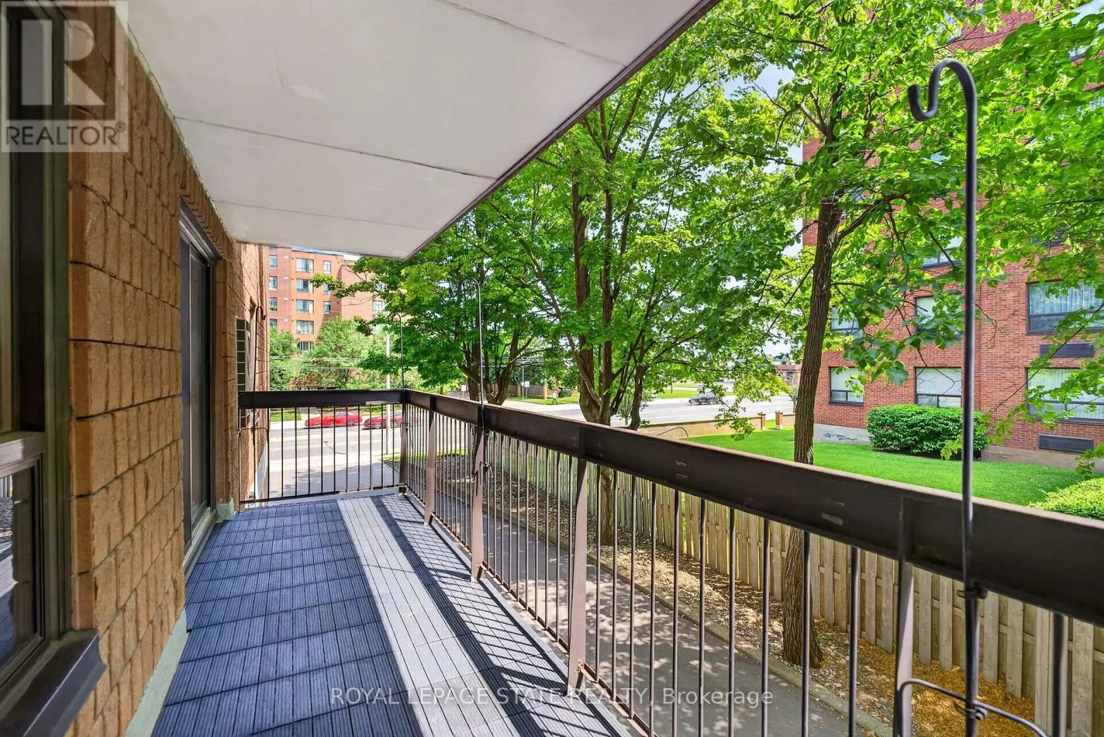 203 - 966 QUEENSTON ROAD