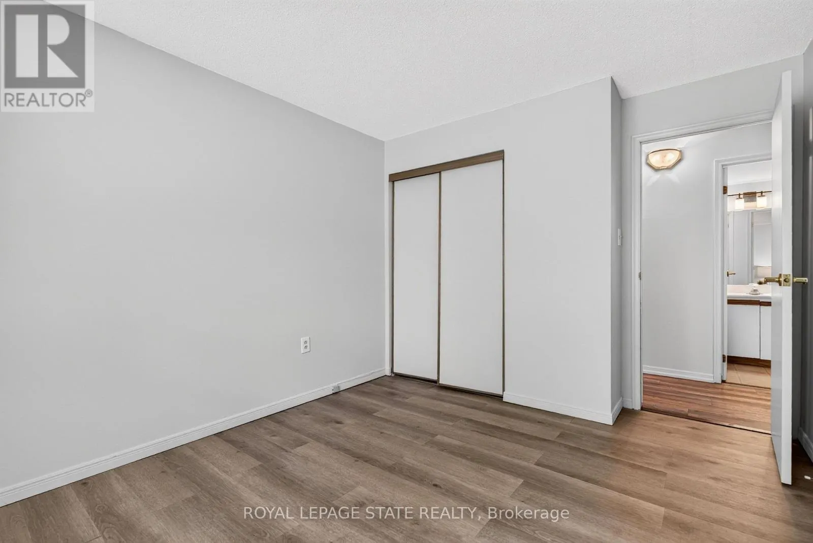 203 - 966 QUEENSTON ROAD