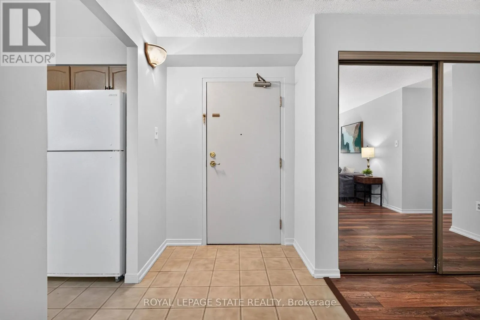 203 - 966 QUEENSTON ROAD