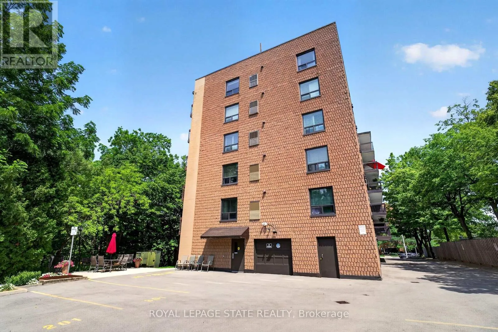 203 - 966 QUEENSTON ROAD