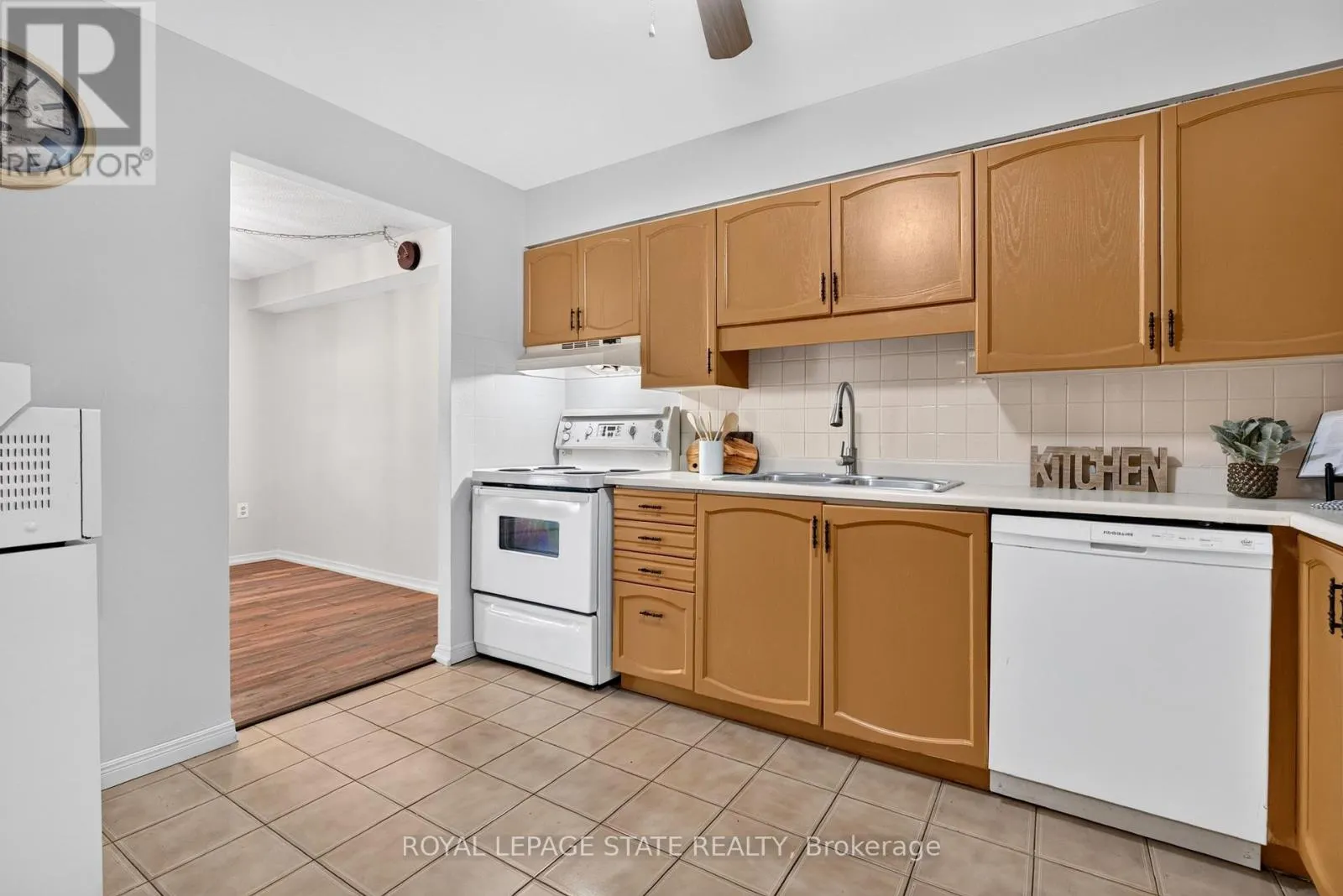 203 - 966 QUEENSTON ROAD