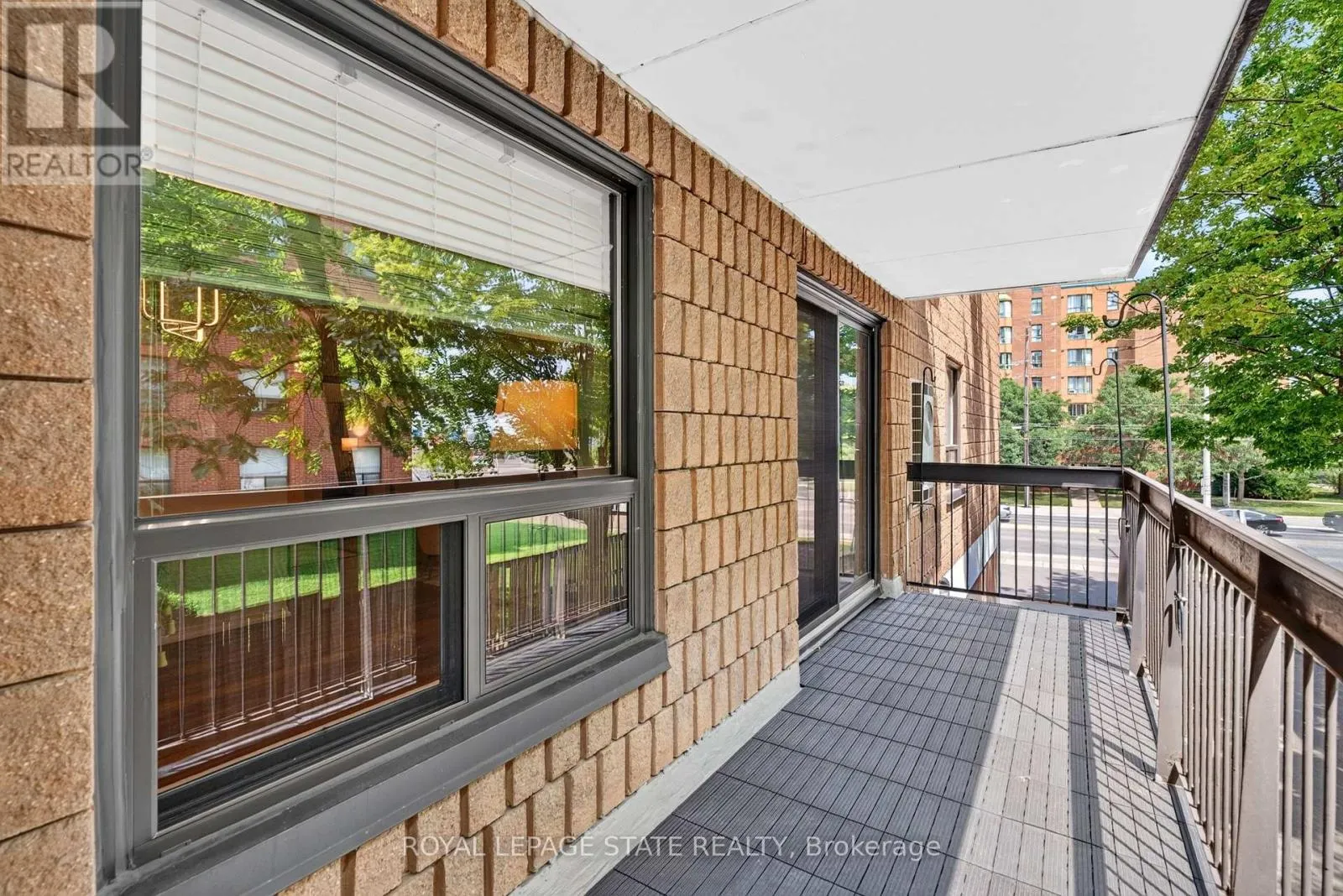 203 - 966 QUEENSTON ROAD