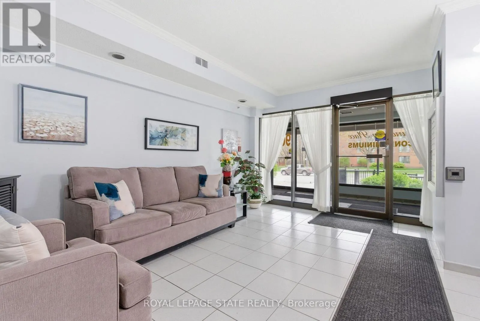 203 - 966 QUEENSTON ROAD