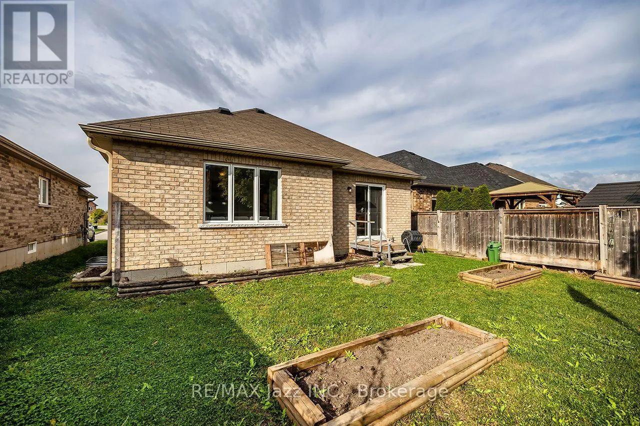 10 MILNER COURT