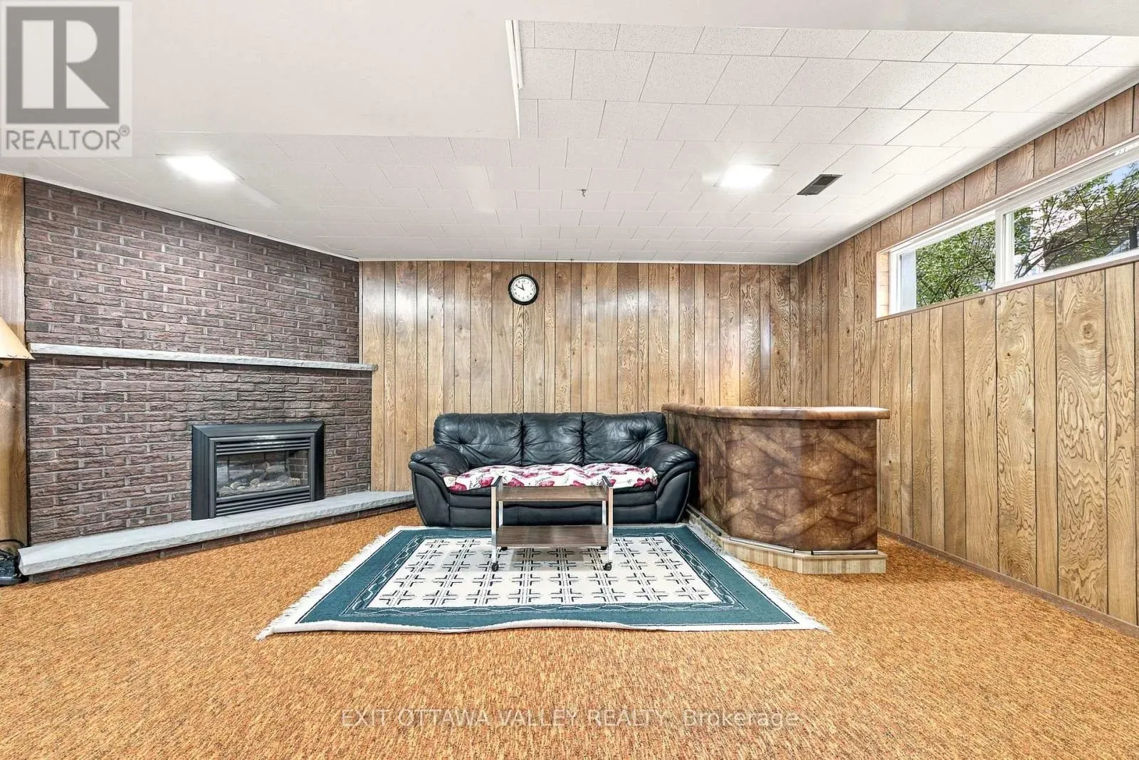 6 SUMAC COURT