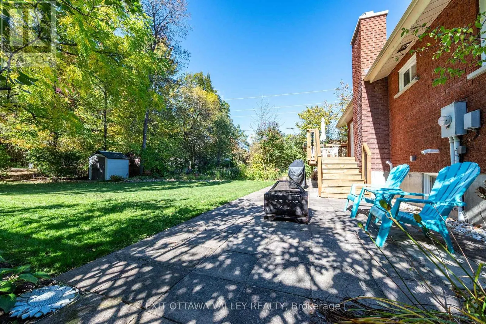 6 SUMAC COURT