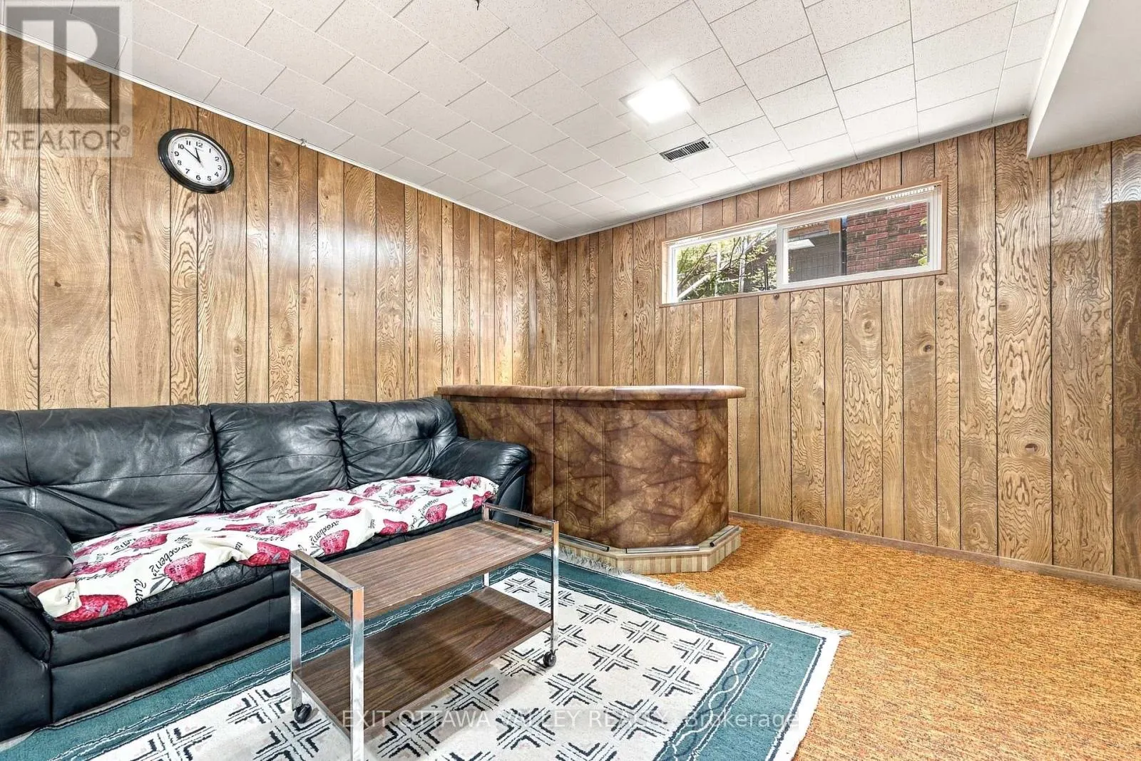 6 SUMAC COURT