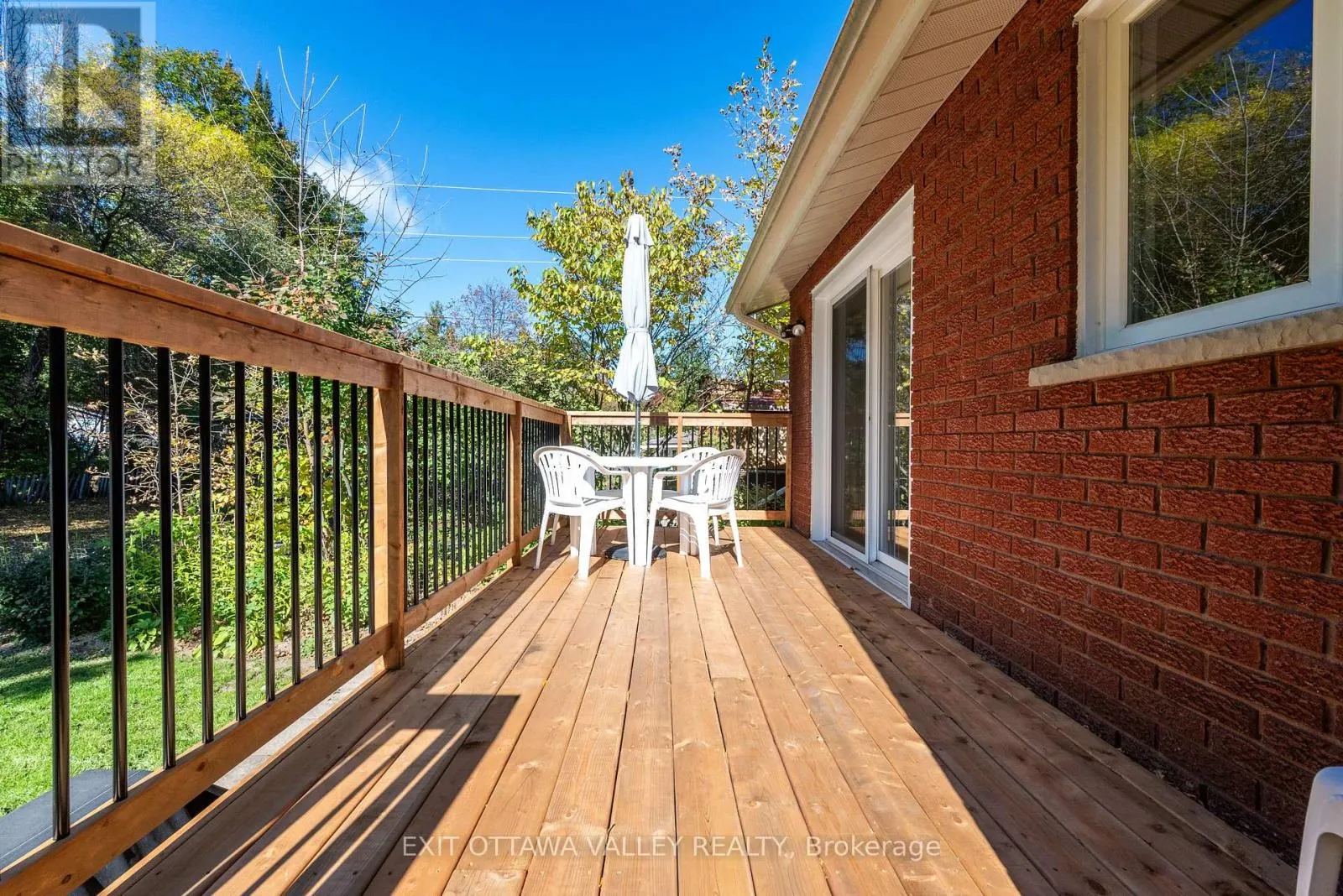 6 SUMAC COURT